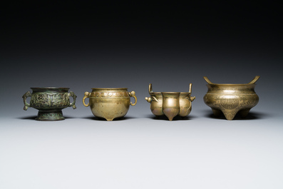 Six br&ucirc;le-parfums en bronze, Chine, 19/20&egrave;me