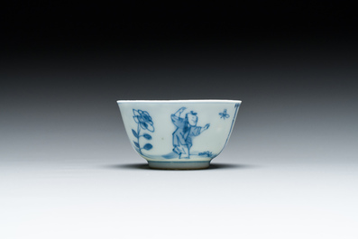 Sept pi&egrave;ces en porcelaine de Chine en bleu et blanc, Kangxi/Qianlong