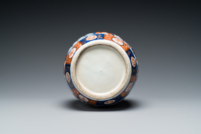 Een diverse collectie Japans Imari en Arita porselein, Edo/Meiji, 18/19e eeuw