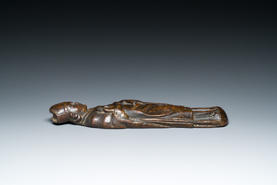 Un saint ou un &eacute;v&ecirc;que b&eacute;nissant en ch&ecirc;ne sculpt&eacute;, Angleterre ou France, 15&egrave;me