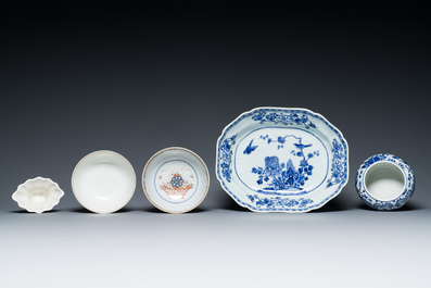 A varied collection of Chinese porcelain, 18/19th C.
