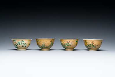 Vier Chinese famille verte koppen en schotels, Kangxi