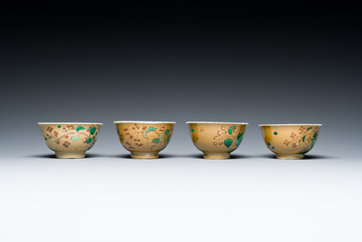 Vier Chinese famille verte koppen en schotels, Kangxi