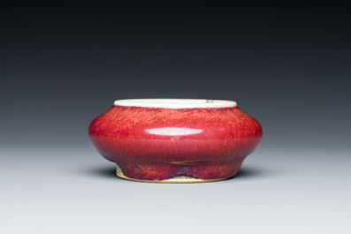 Een Chinese flamb&eacute;-geglazuurde penselenwasser, Qianlong