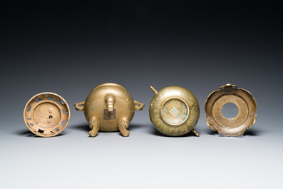Six br&ucirc;le-parfums en bronze, Chine, 19/20&egrave;me