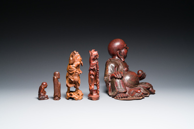Cinq sculptures en bois, Chine et Japon, 19/20&egrave;me