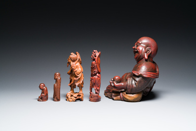 Cinq sculptures en bois, Chine et Japon, 19/20&egrave;me