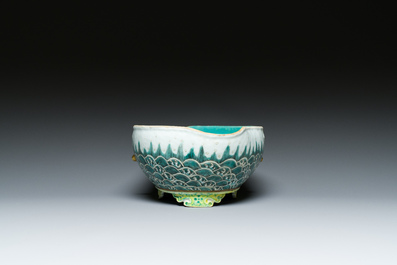 A Chinese famille verte 'waves' bowl, Daoguang seal mark, 19th C.