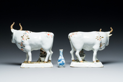 Een diverse collectie blauw-wit en wit Delfts aardewerk, 18e eeuw