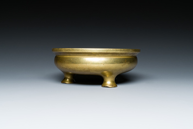 Br&ucirc;le-parfum tripode en bronze dor&eacute;, Chine, marque de Xuande, 19&egrave;me