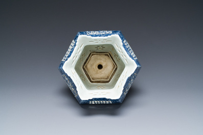 A large Chinese blue and white reticulated lantern on stand, 19/20th C.