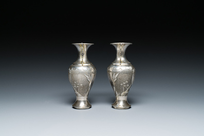 Paire de vases en argent, Chine, marques de Zeng 增 et de Zuwen 足纹, 19&egrave;me