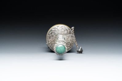 Moulin &agrave; pri&egrave;res en argent avec incrustations de turquoise et de corail, Tibet, 19&egrave;me