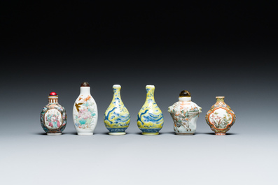 Six tabati&egrave;res en porcelaine de Chine, 19/20&egrave;me