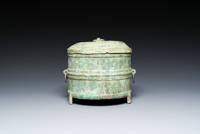Bol &agrave; vin couvert en bronze de type 'jiuzun', Vietnam, &eacute;poque Han-Viet, 1er/3&egrave;me