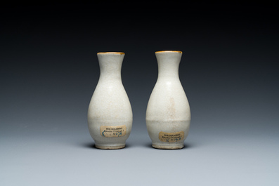 A pair of Chinese crackle-glazed bottle vases, 19th C.