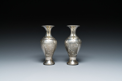 Paire de vases en argent, Chine, marques de Zeng 增 et de Zuwen 足纹, 19&egrave;me
