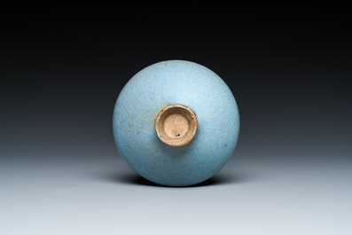 A Chinese junyao Song-style bowl, probably Qing