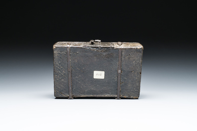 Coffret de missale ou de messager en cuir cisel&eacute; aux montures en fer forg&eacute;, France, 14/15&egrave;me