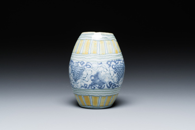 A polychrome Dutch Delft barrel-shaped flask with grapevines, 18th C.