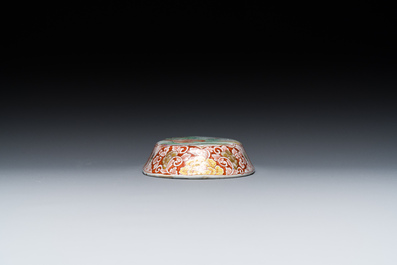 Een polychrome Delftse petit feu borstelrug met 'Elia door de raven gevoed', 18e eeuw