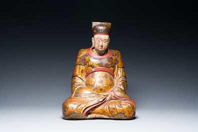 Bouddha en bois sculpt&eacute; laqu&eacute; et dor&eacute;, Chine ou Vietnam, 16/17&egrave;me