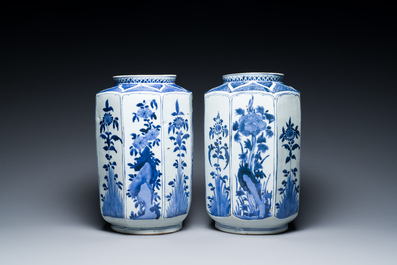 A pair of Japanese blue and white Kakiemon-style facetted jars, Arita, Edo, 17th C.
