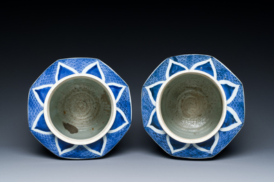 A pair of Japanese blue and white Kakiemon-style facetted jars, Arita, Edo, 17th C.
