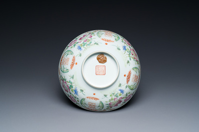 Een diverse collectie Chinees porselein, 19/20e eeuw