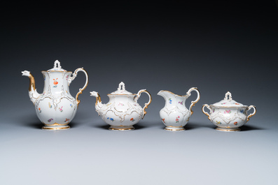 Service &agrave; 43 pi&egrave;ces en porcelaine polychrome de Meissen, Allemagne, 19/20&egrave;me