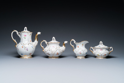 Service &agrave; 43 pi&egrave;ces en porcelaine polychrome de Meissen, Allemagne, 19/20&egrave;me