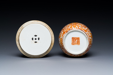 Een diverse collectie Chinees blauw-wit, ijzerrood en famille rose porselein, 19/20e eeuw