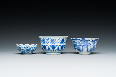 Een diverse collectie blauw-wit Chinees porselein, 19/20e eeuw