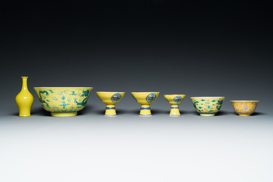 Une collection vari&eacute;e en porcelaine de Chine &agrave; fond jaune, 19/20&egrave;me