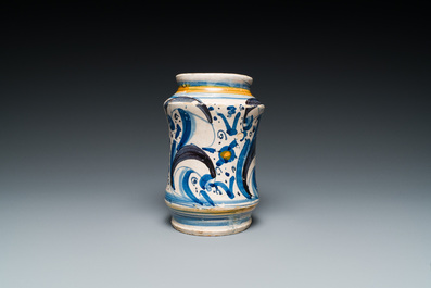 Albarello en majolique italienne polychrome, Montelupo, 16/17&egrave;me