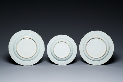 Five Chinese blue, white and famille rose dishes, Kangxi/Qianlong
