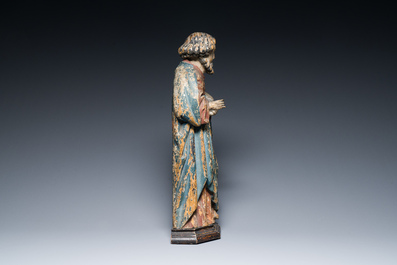 Een Vlaamse gepolychromeerde eikenhouten sculptuur van Sint-Paulus, 1e helft 16e eeuw