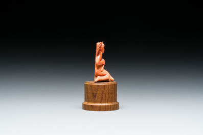 Sculpture d'un ch&eacute;rubin en corail rouge, Trapani, Italie, 19&egrave;me