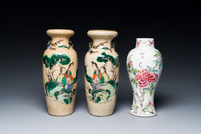 Een diverse collectie Chinees famille rose en famille verte porselein, Yongzheng en later