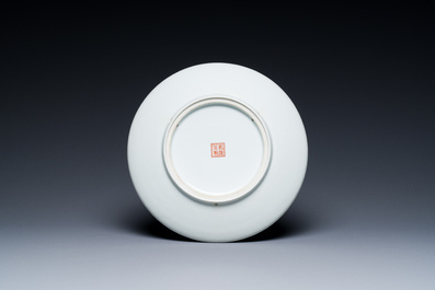 Een diverse collectie Chinees blauw-wit, ijzerrood en famille rose porselein, 19/20e eeuw
