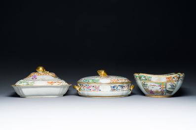 Twee fraaie Chinese gemonogrammeerde Canton famille rose dekselterrines en een kom, midden 19e eeuw