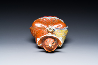 Doumu en porcelaine de Chine famille rose, marque de Zhu Mao Ji Zao 朱茂記造, R&eacute;publique