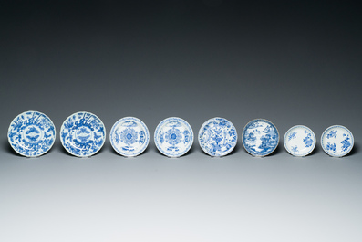 Een diverse collectie blauw-wit Chinees porselein, 19/20e eeuw