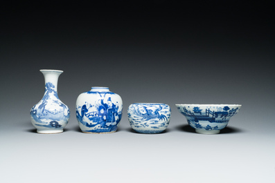 Een diverse collectie blauw-wit Chinees porselein, 19/20e eeuw