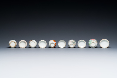 35 Chinese famille rose, verte, monochrome and qianjiang cai boxes and covers, 19/20th C.