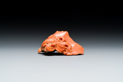 Sculpture d'une t&ecirc;te de femme en corail rouge, Trapani, Italie, 19&egrave;me