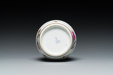 Sablier en porcelaine polychrome de Meissen &agrave; d&eacute;cor de fleurs et d'insectes, Allemagne, 1&egrave;re moiti&eacute; du 18&egrave;me