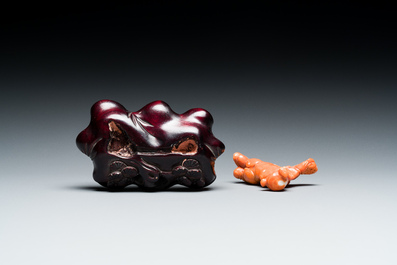 Sculpture d'un gar&ccedil;on en corail rouge, Chine, 19/20&egrave;me