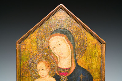 &Eacute;cole italienne, suiveur de Sano Di Pietro (1406-1481): 'Vierge &agrave; l'Enfant', huile sur panneau