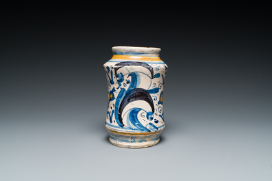 Albarello en majolique italienne polychrome, Montelupo, 16/17&egrave;me